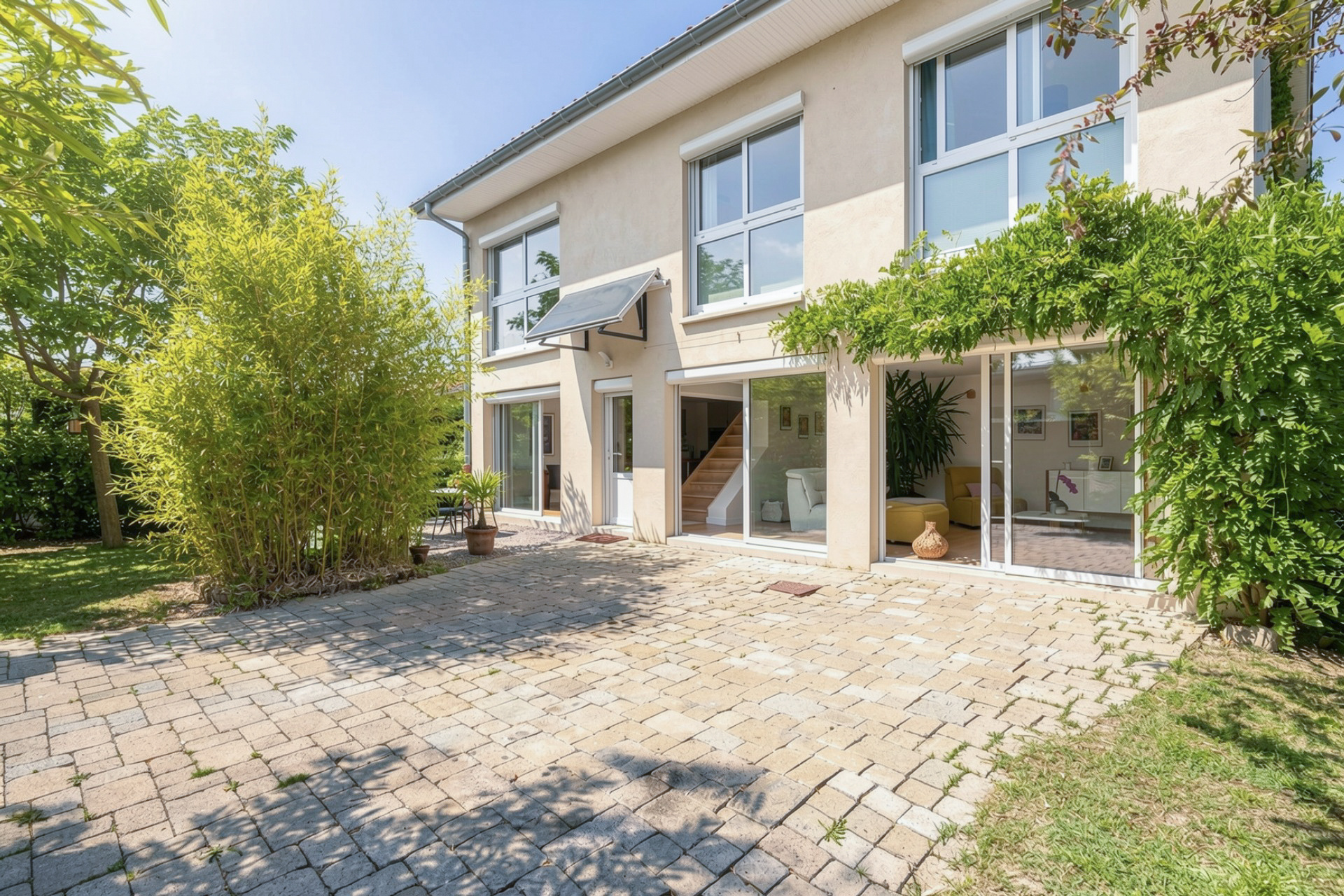 CRAPONNE   Maison T5 de 125 m2 calme et lumineuse