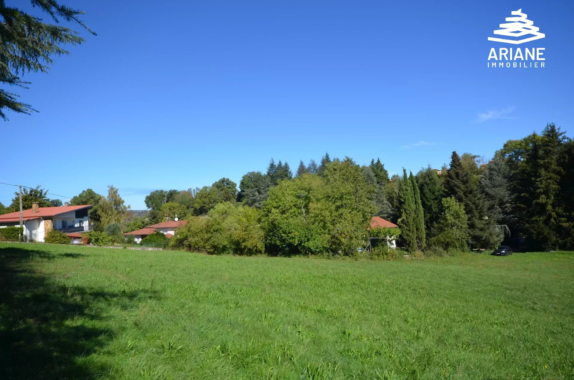 Terrain à viabiliser- 2500 m2 constructible – vente en 1 lot