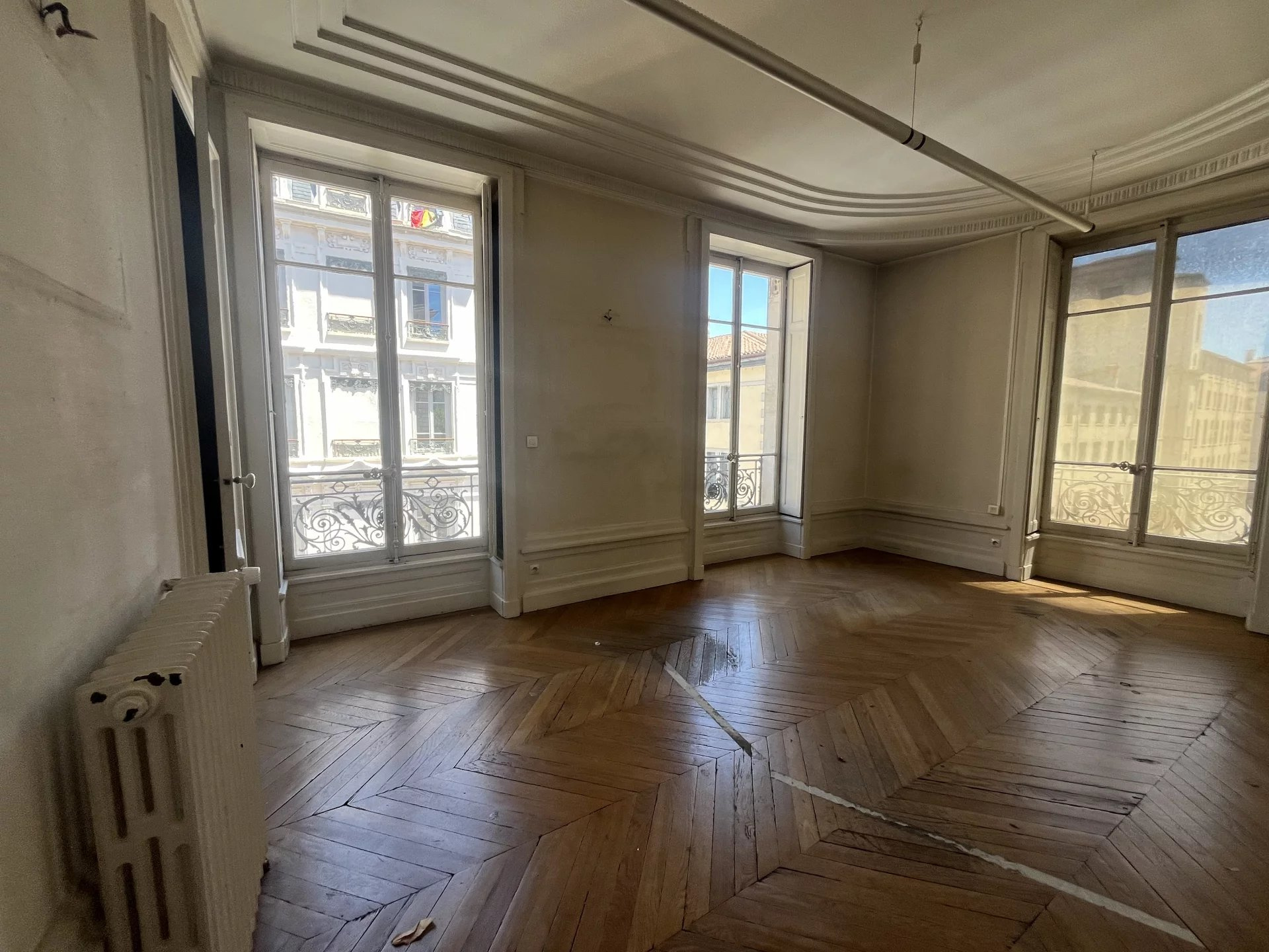 A Vendre Lyon 1 Proche rue de la bourse de 180 m2