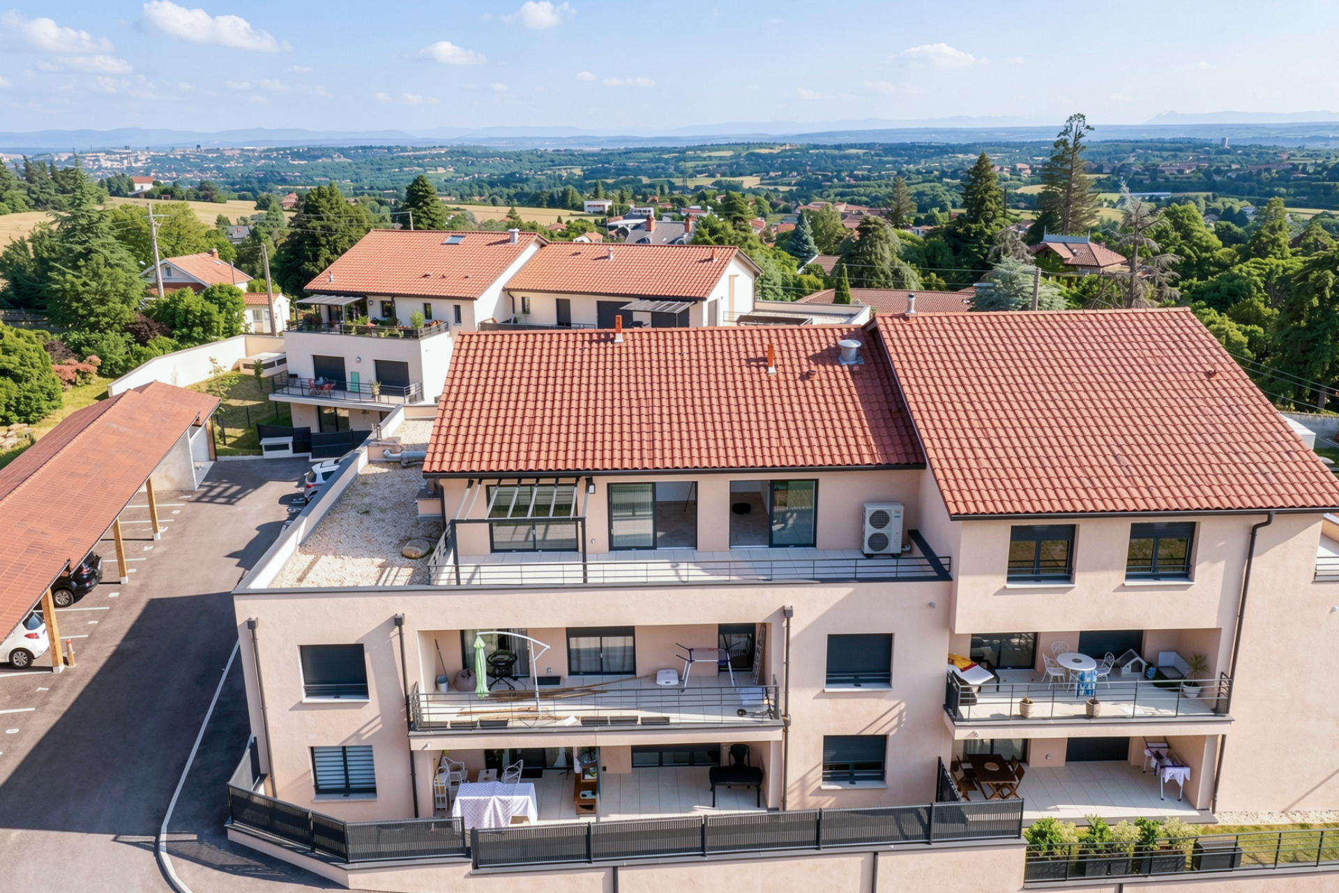 Appartement T5 en dernier étage avec grandes terrasses et cl