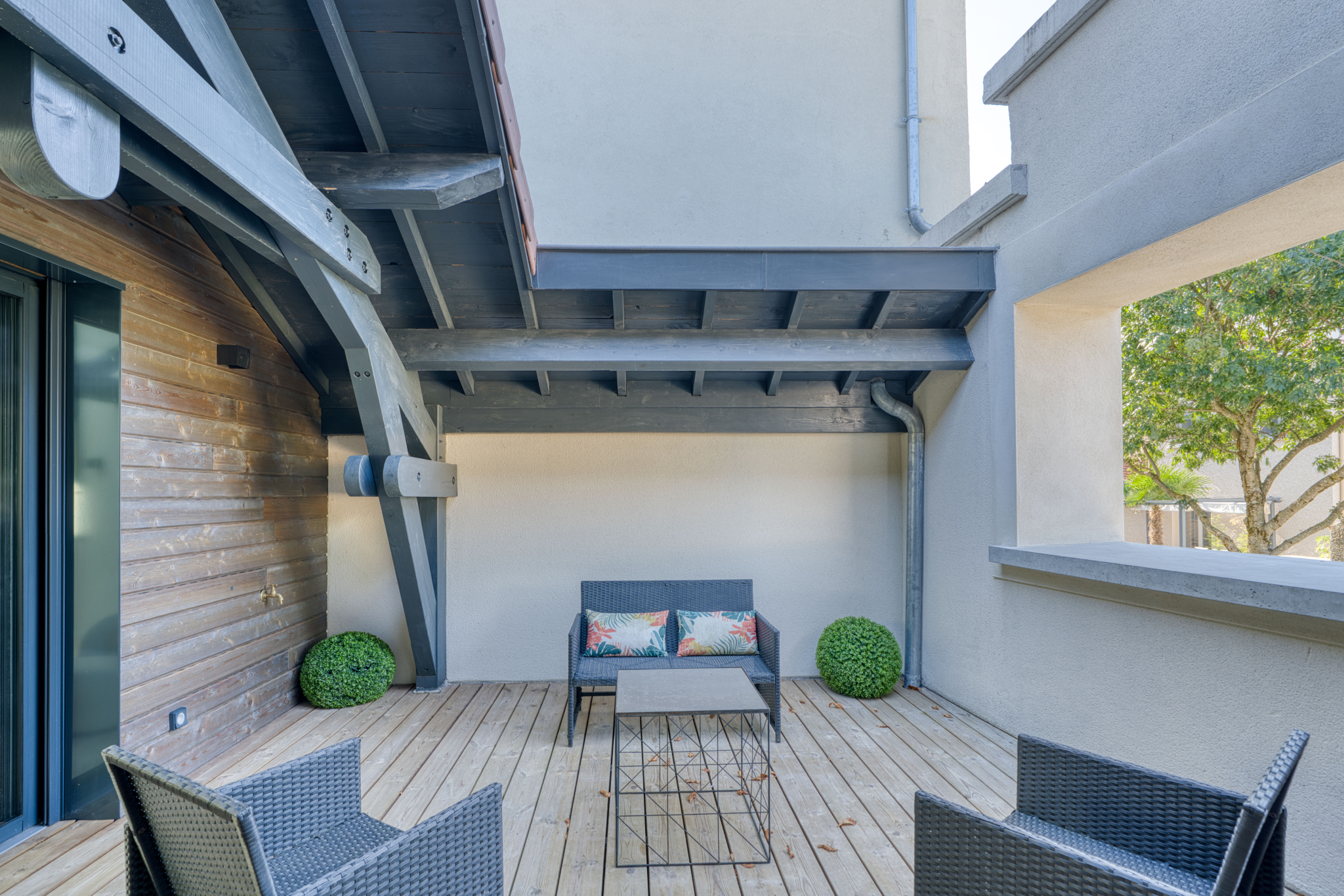 Centre Craponne   Loft contemporain   Dernier étage avec ter